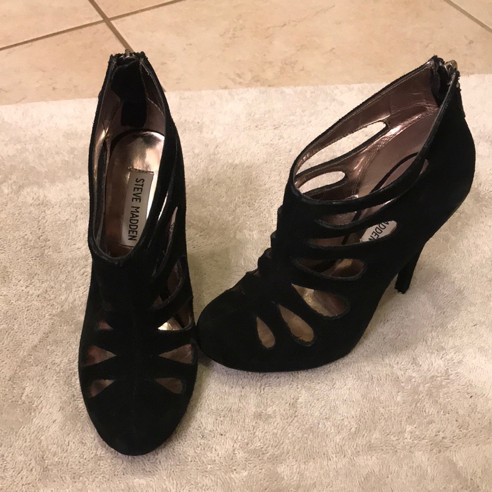 Steve Madden booties. Black velvet